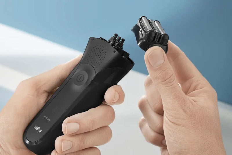 BRAUN 300s AP Clean & Close Shaver - Bkack