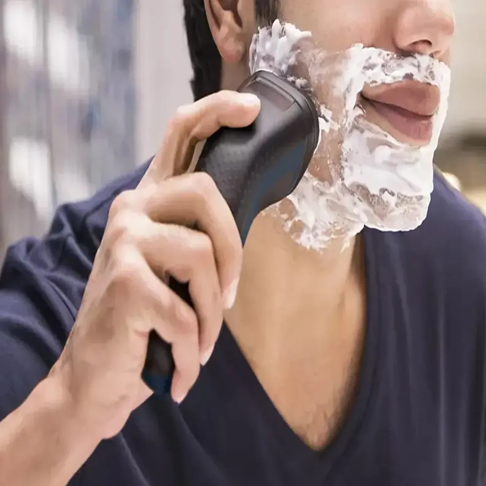 Philips Aqua Touch Wet/Dry Shaver With 3D Floating Heads 1000W