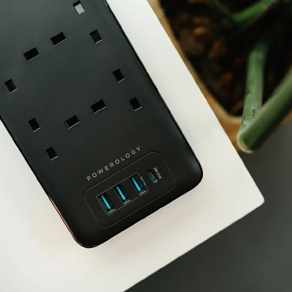 Powerology Multi-Port Smart Power Strip Smart Extension 4 Outlets/Ports 30W PD Power